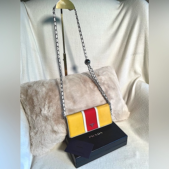 PRADA ❤️💛 nylon and white leather WOC wallet with unbranded insert and chain - Picture 2 of 16